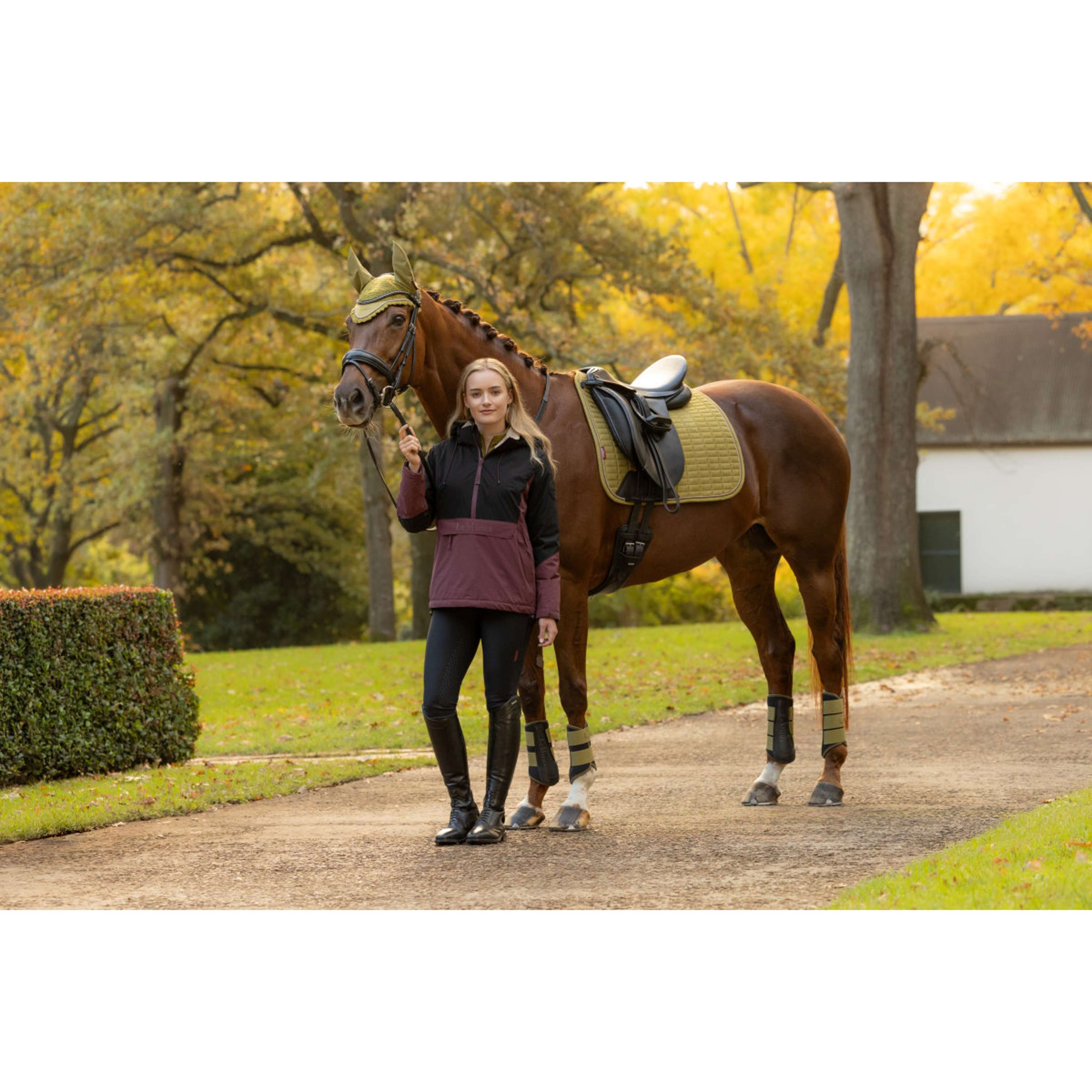 LeMieux Zadeldekje Suede Square Dressuur Gooseberry