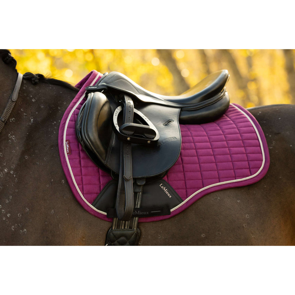 LeMieux Zadeldekje Suede Square Veelzijdigheid Blackberry