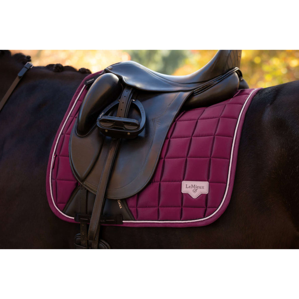 LeMieux Zadeldekje Loire Classic Square Dressuur Blackberry