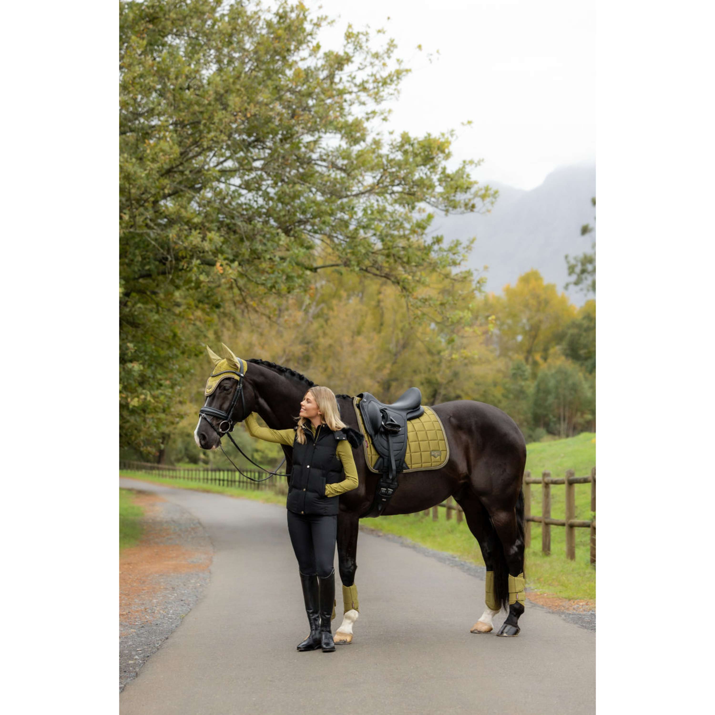LeMieux Zadeldekje Loire Classic Square Dressuur Gooseberry