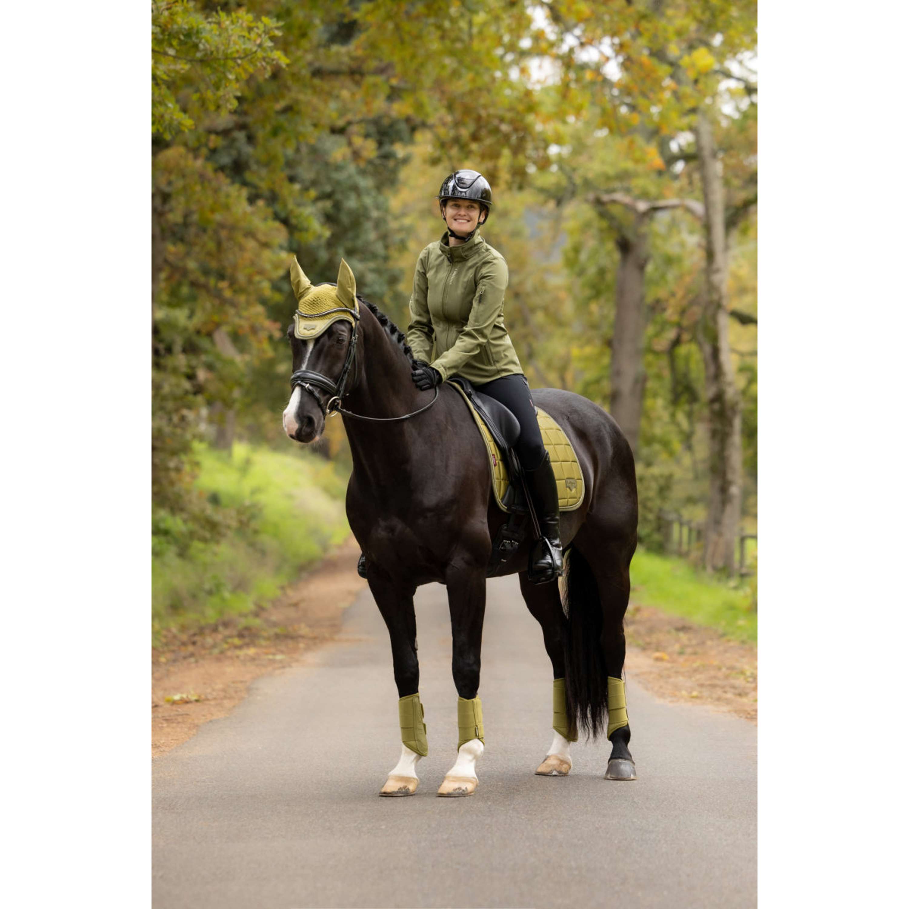 LeMieux Zadeldekje Loire Classic Square Dressuur Gooseberry