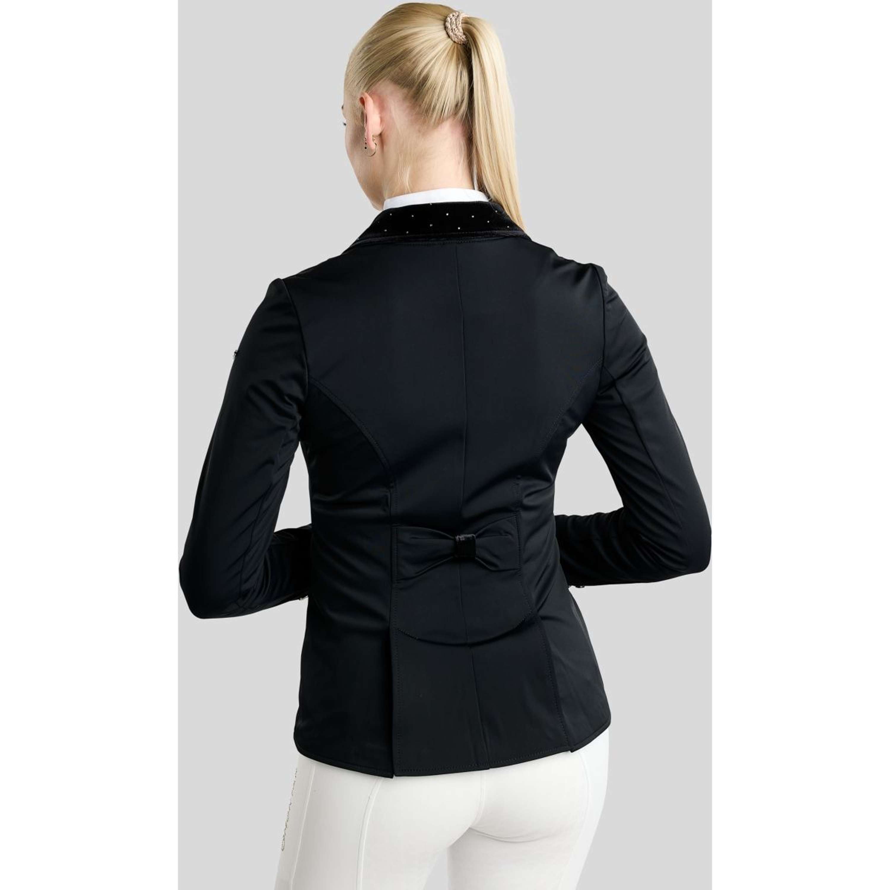Montar Wedstrijdjasje MoValerie Short Velvet Details Golden Quartz Crystals Zwart