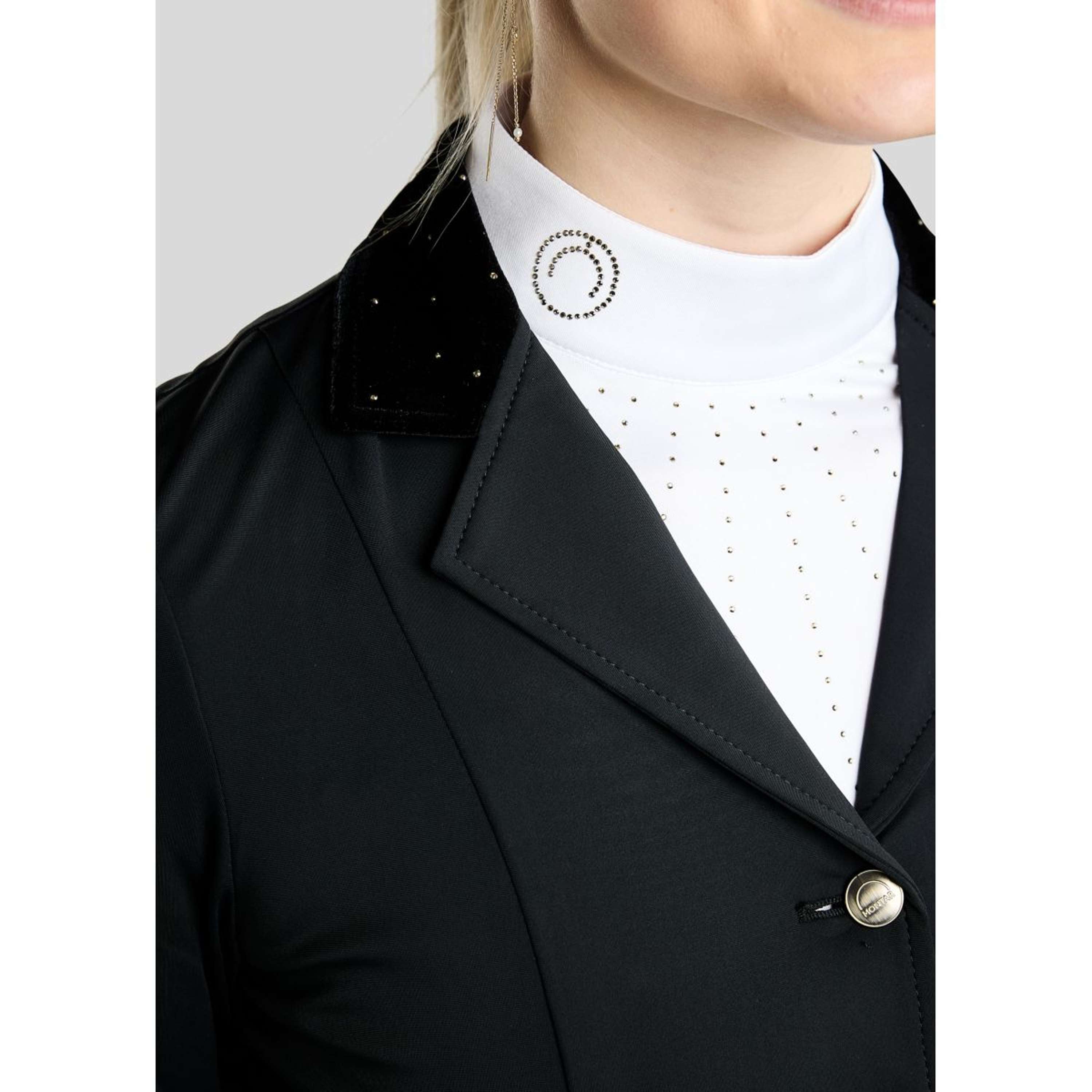Montar Wedstrijdjasje MoValerie Short Velvet Details Golden Quartz Crystals Zwart