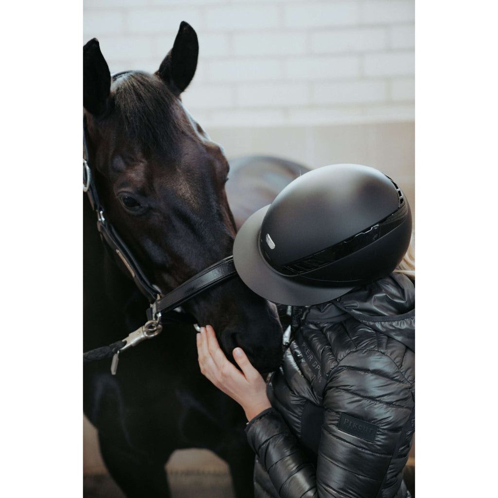 Pikeur Cap AirLuxe Pure Lange klep Zwart