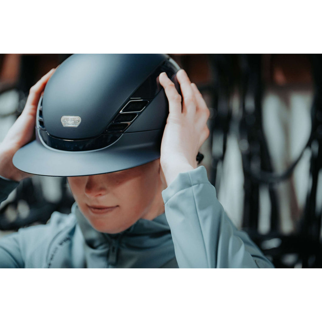 Pikeur Cap AirLuxe Pure Lange klep Midnight Blue