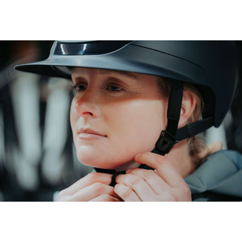 Pikeur Cap AirLuxe Pure Lange klep Midnight Blue