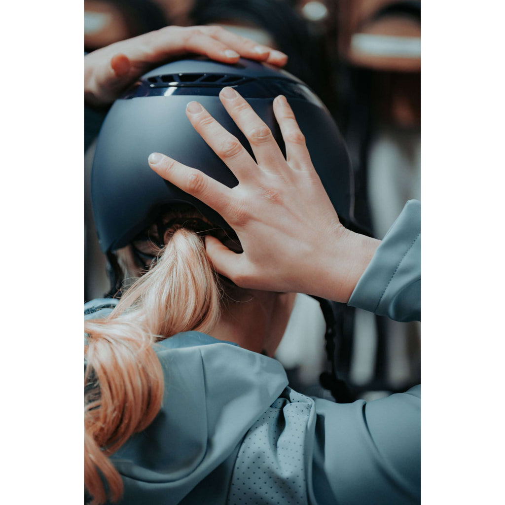 Pikeur Cap AirLuxe Pure Lange klep Midnight Blue