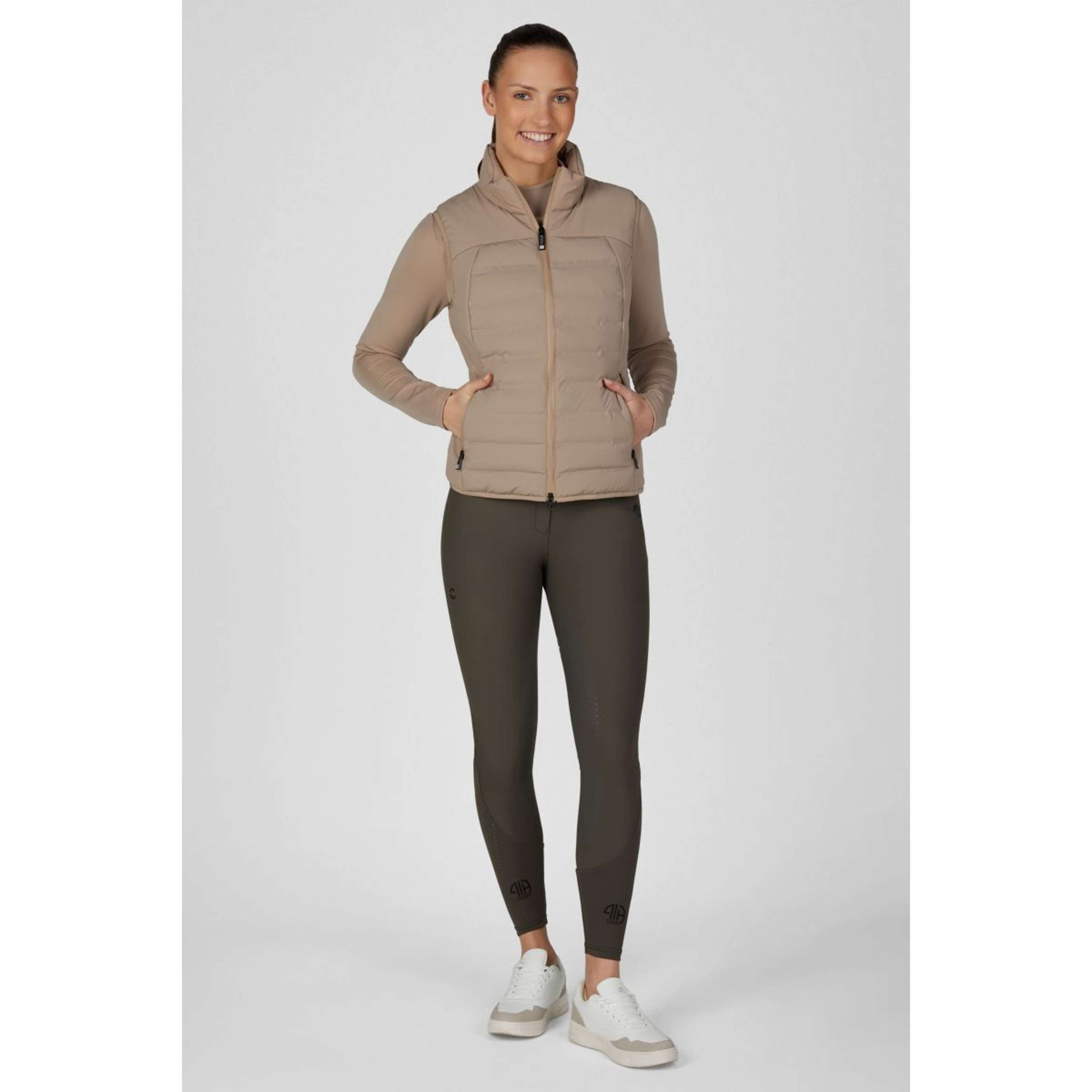 Pikeur Bodywarmer Quilted FlexVest Athleisure AW26 Mocha Cream Pikeur Bodywarmer Quilted FlexVest Athleisure AW26 Mocha Cream