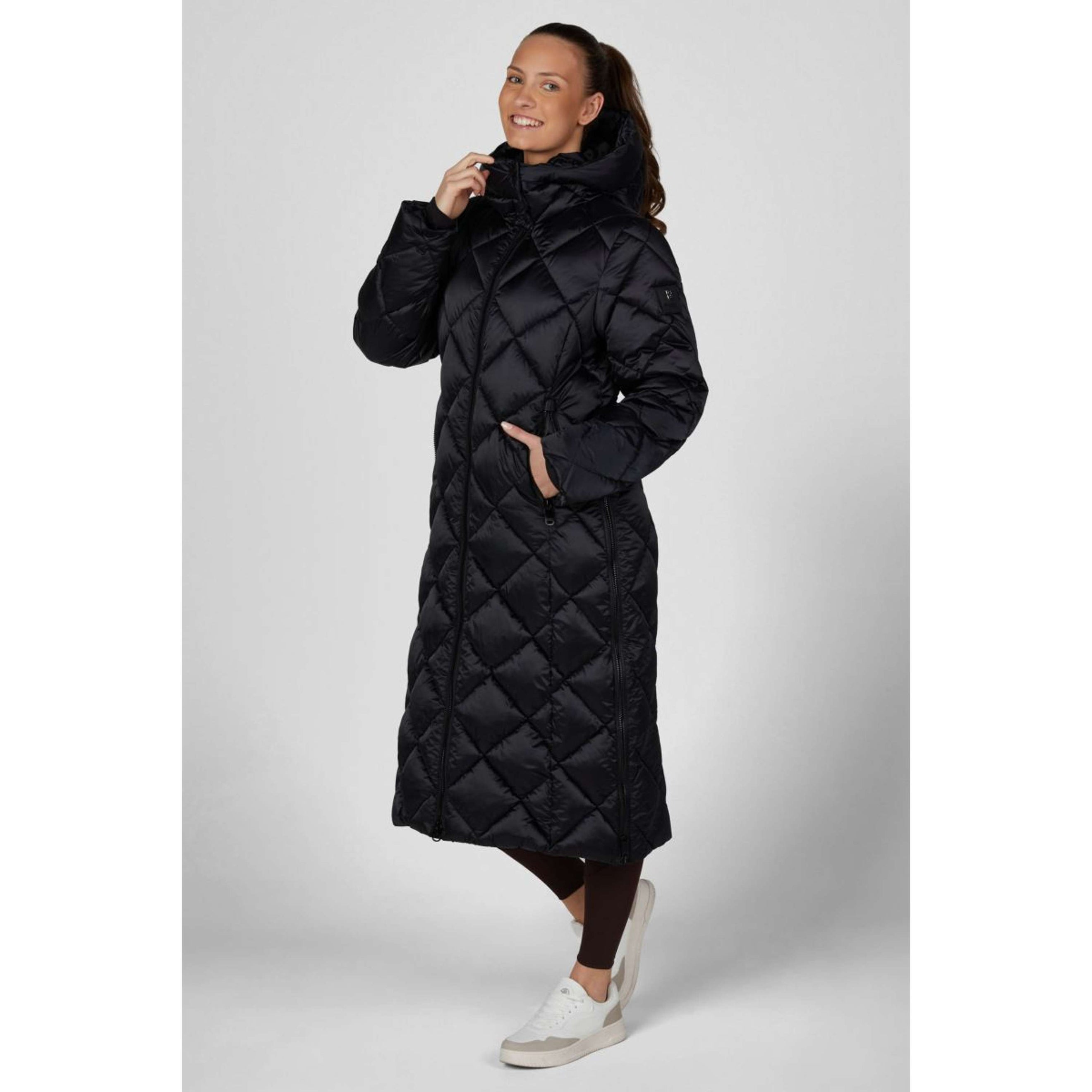 Pikeur Lange Jas QuiltDiamond Selection AW26 Zwart Pikeur Lange Jas QuiltDiamond Selection AW26 Zwart