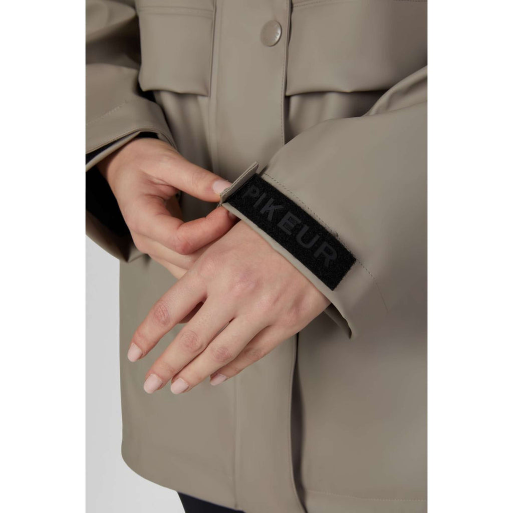 Pikeur Regenjas Cape Athleisure AW26 Mocha Cream