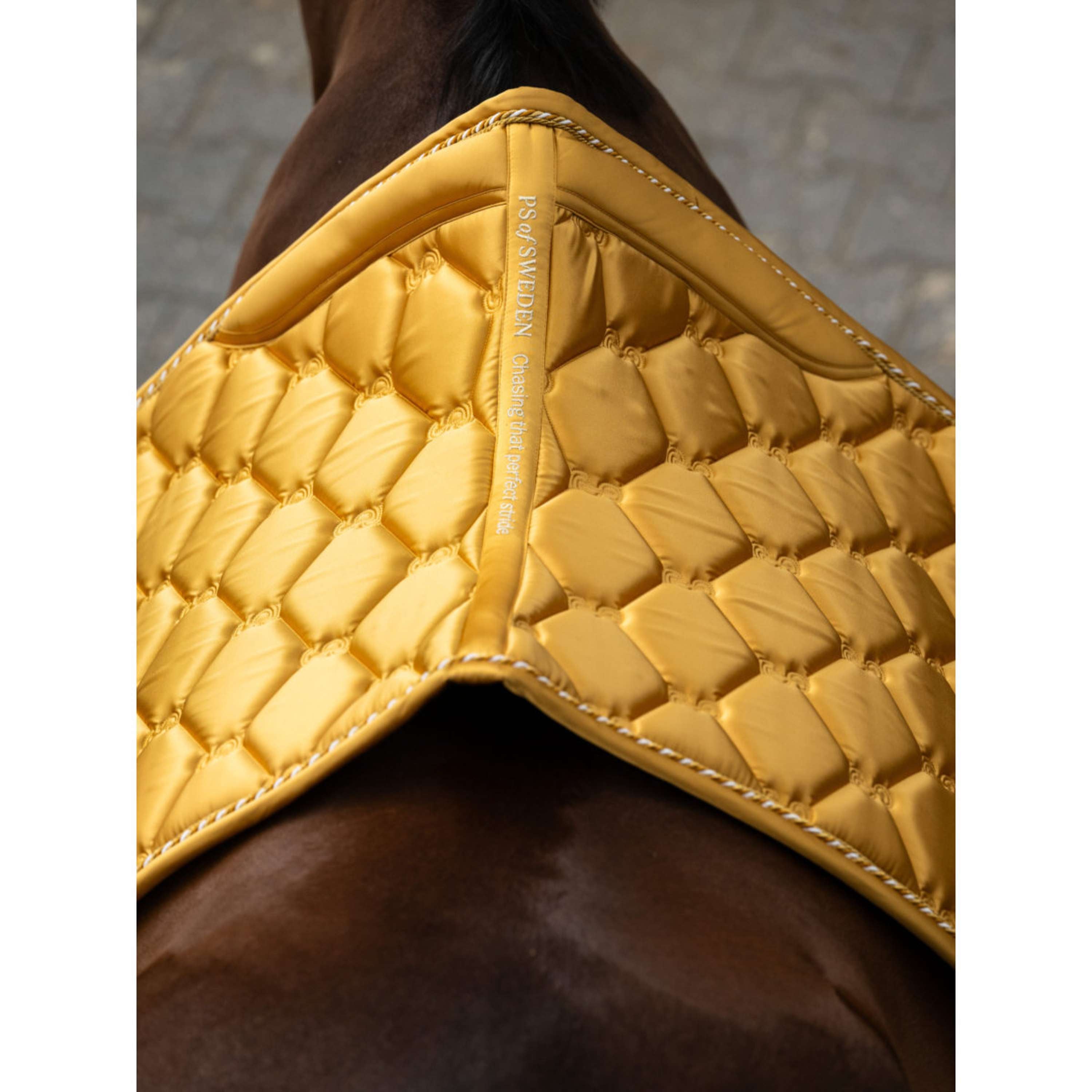 PS of Sweden Zadeldekje Signature Dressuur Old Gold