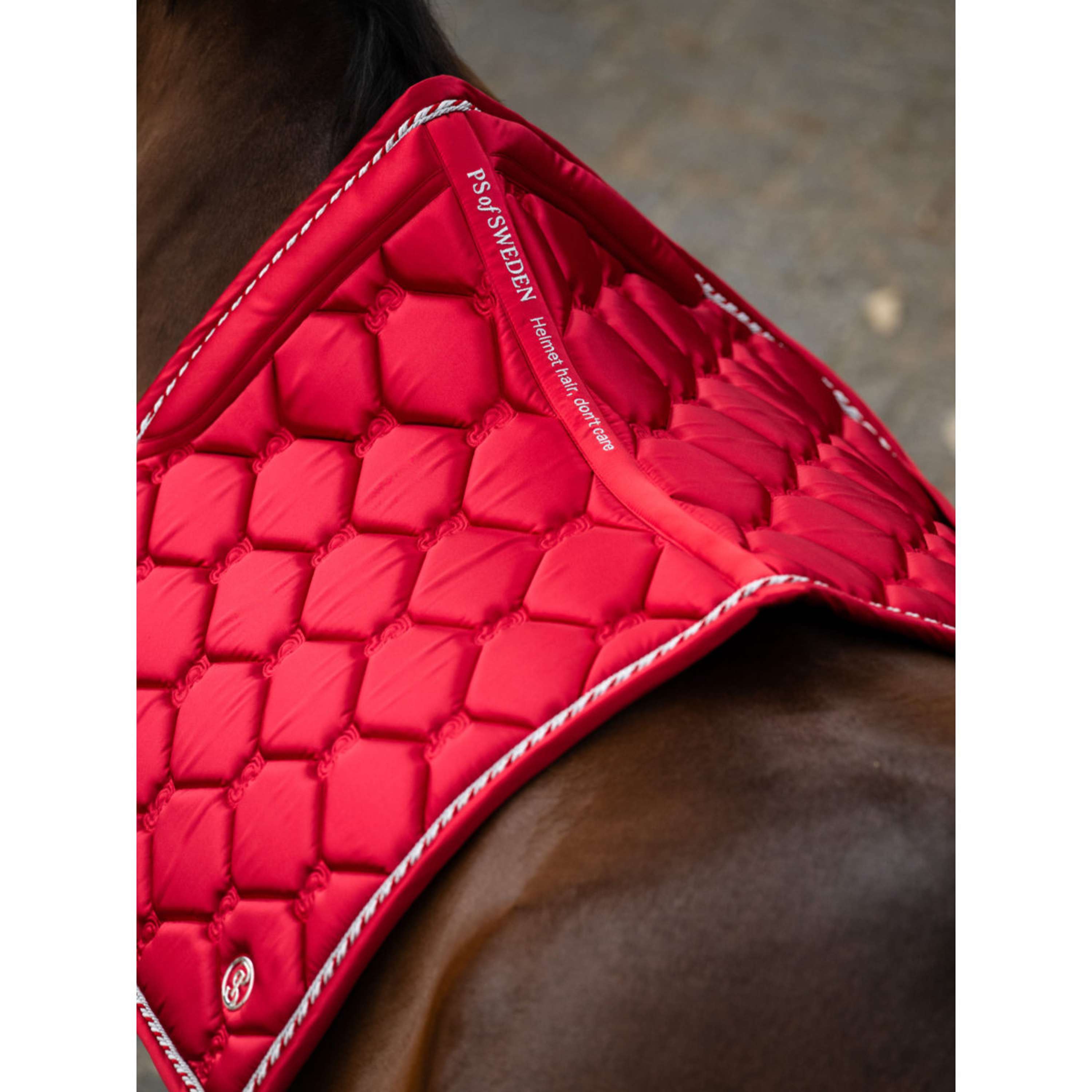 PS of Sweden Zadeldekje Signature Dressuur Cranberry Red