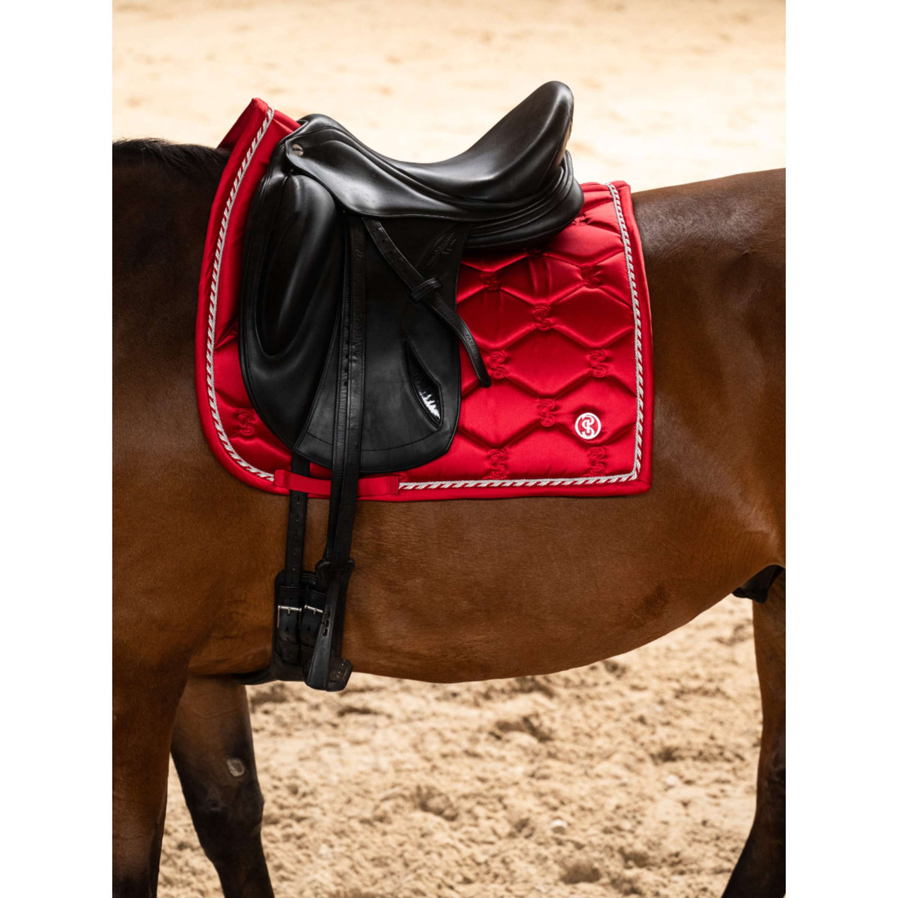 PS of Sweden Zadeldekje Signature Dressuur Cranberry Red