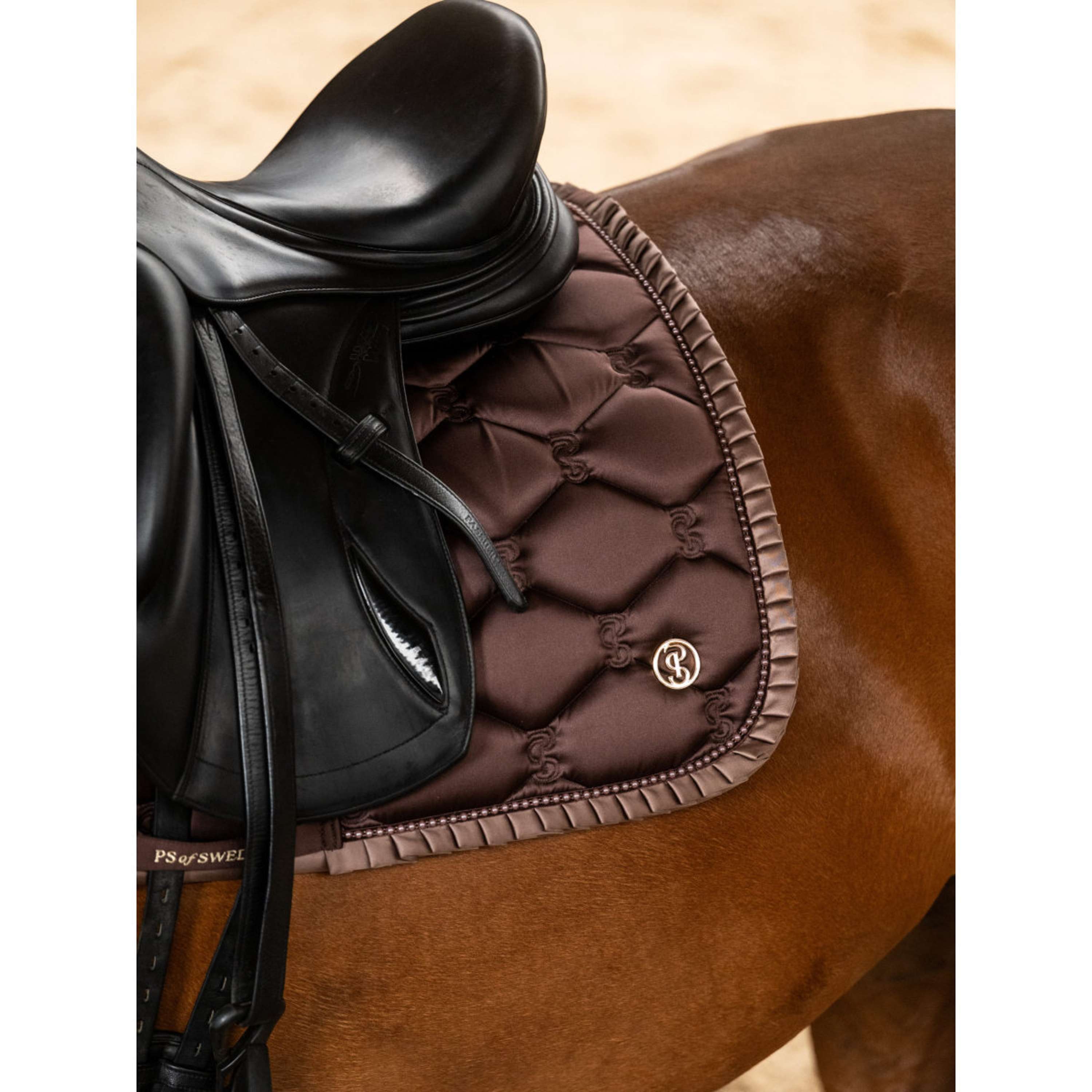 PS of Sweden Zadeldekje Ruffle Pearl Dressuur Earth Brown