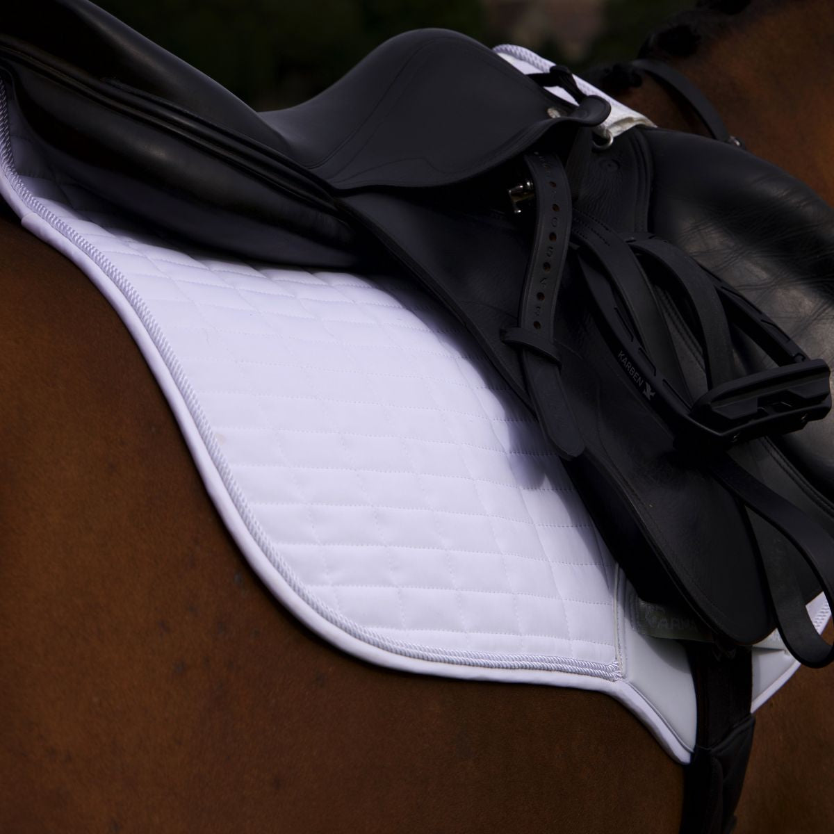 Arma by Shires Zadeldekje Classic Springen Wit