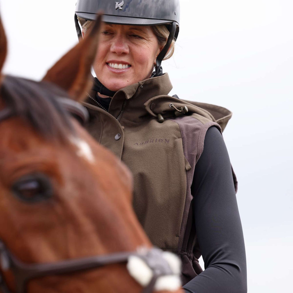 Aubrion by Shires Bodywarmer Heritage Donker Olijf