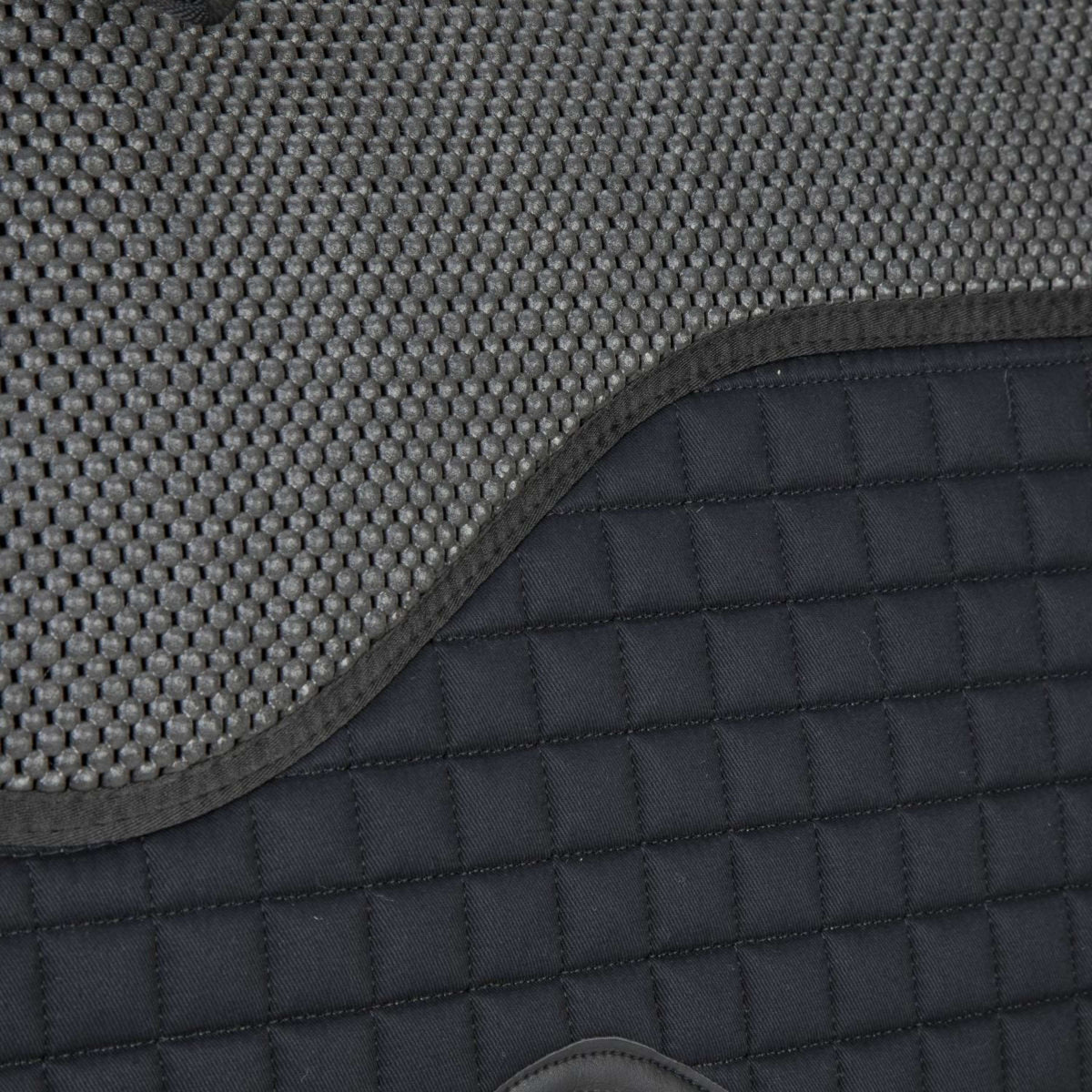Arma by Shires Zadeldekje Soft Grip Springen Zwart