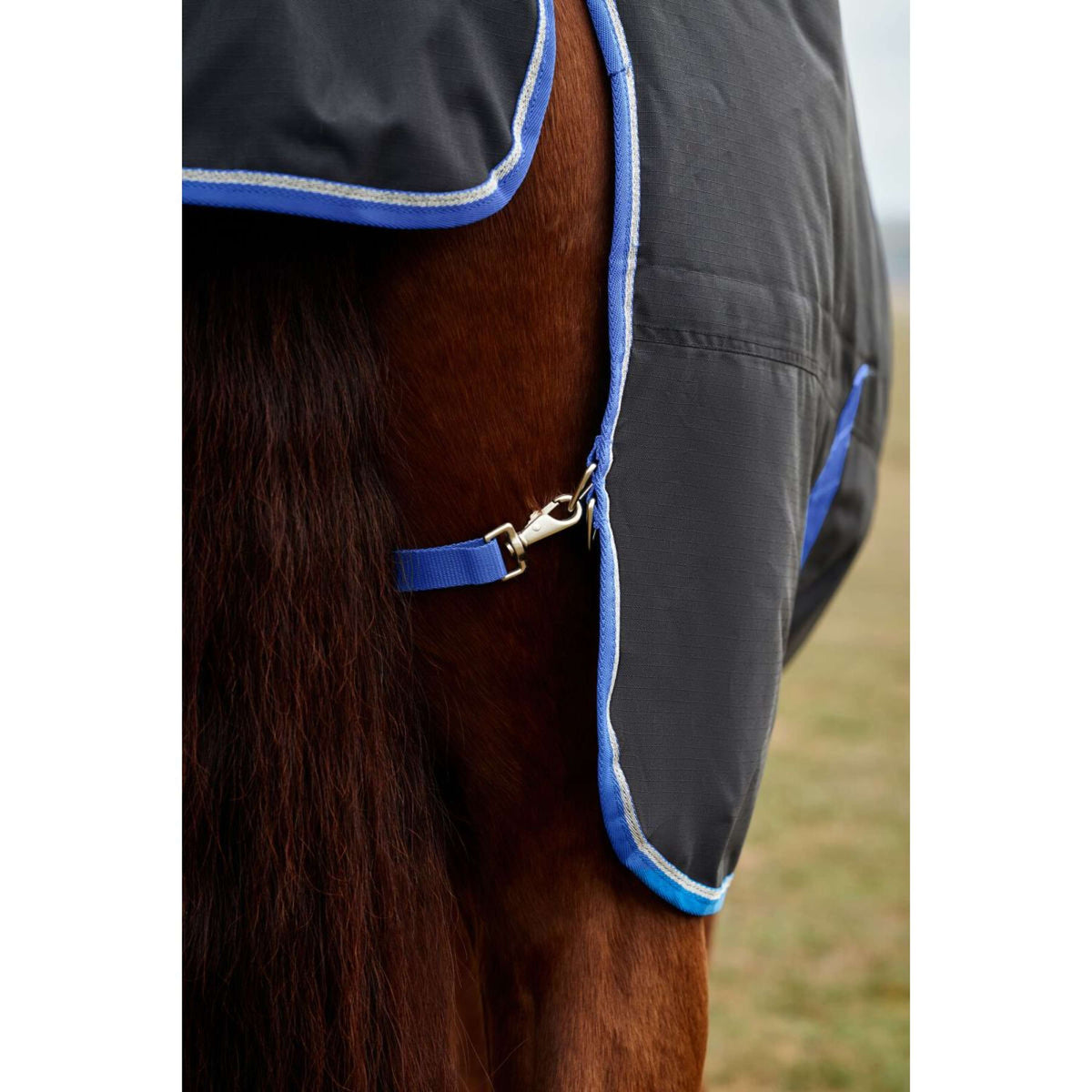 WeatherBeeta ComFiTec Tyro Turnout Standard Neck 220g Zwart/Kobalt
