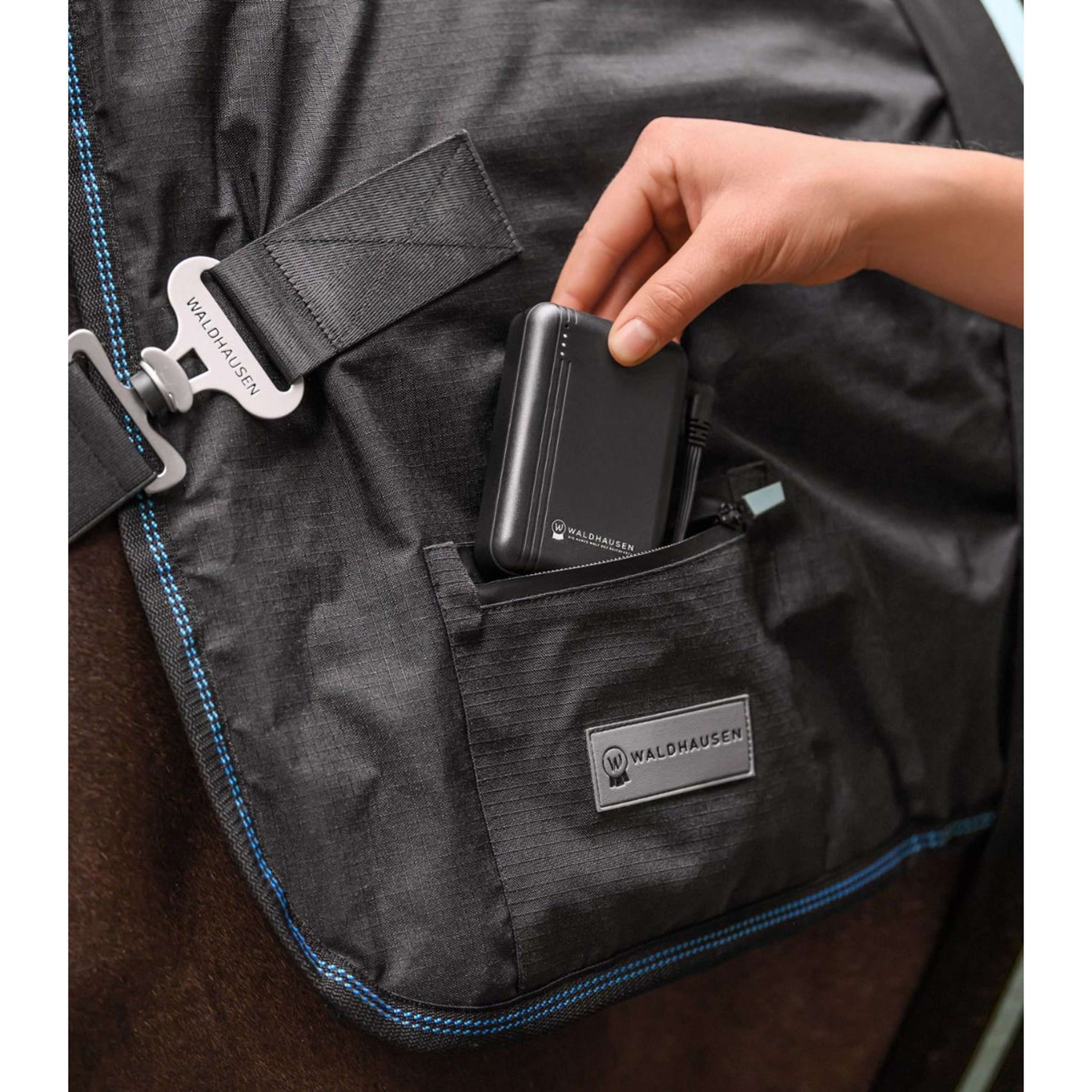 Waldhausen Powerbank voor TecSupreme Verwarmings- en Massage Deken Zwart Waldhausen Powerbank voor TecSupreme Verwarmings- en Massage Deken Zwart